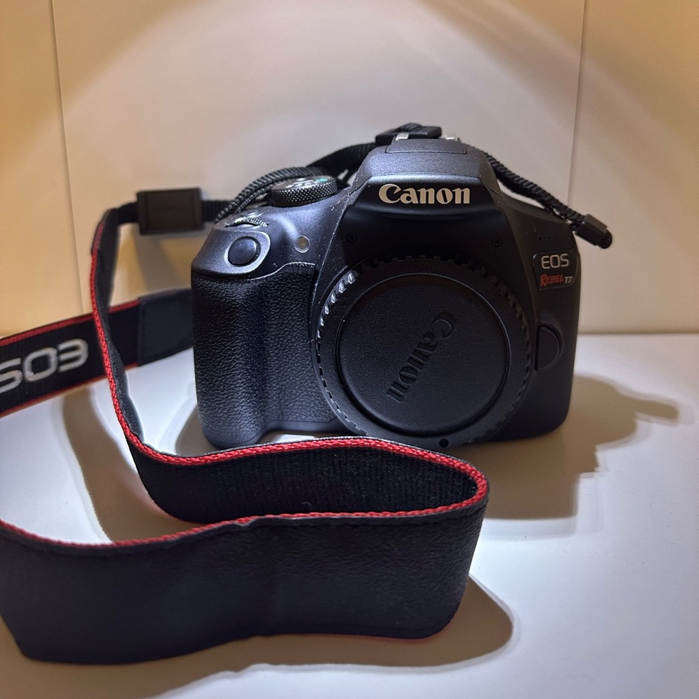 canon eos rebel t7  KIT
